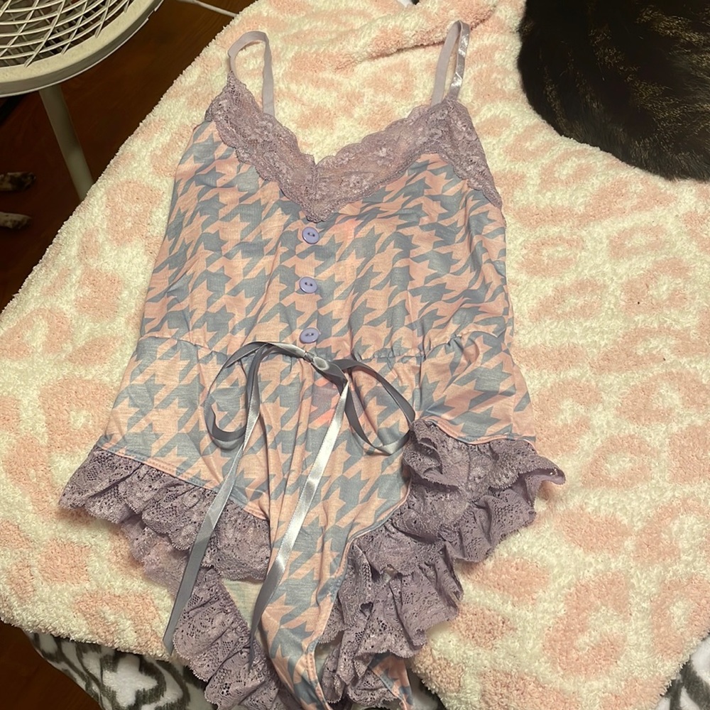 MAKE ME BLUSH HOUNDSTOOTH TEDDY